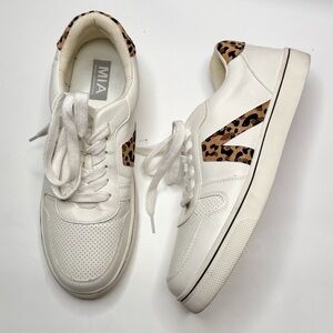 Mia Low Top Alisa Sneakers Panther/White Shoes S-391 Sz 9.5